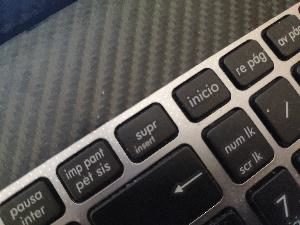 Cuál es la tecla DEL en el teclado y para qué sirve