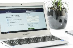 Cómo borrar los correos electrónicos de Facebook al inicio de sesión